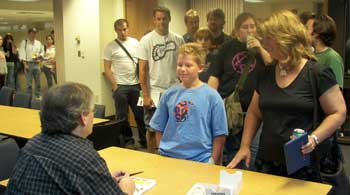 [Talking with a Fan]